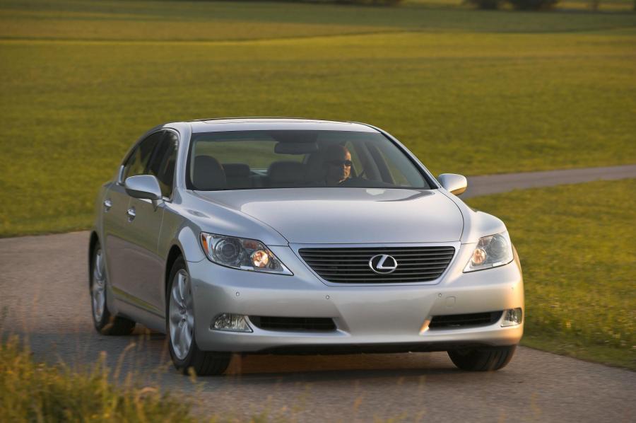  Lexus LS460 2009 года  (фото 2 из 23)